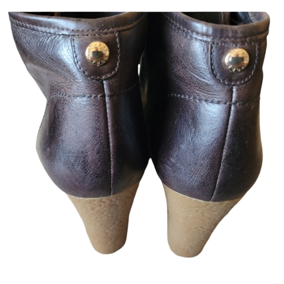 Michael Michael Kors Dark Brown Leather Wedge Booties Lace Up Size 9 - Picture 7 of 9